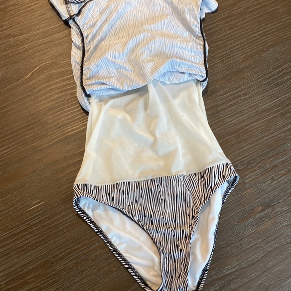 Kenneth Cole one piece swimsuit in size small. Skirt bottom. - Picture 7 of 8